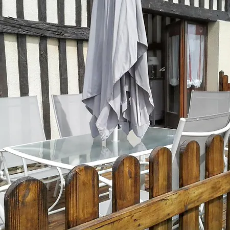 Maison Charmante A Avec Piscine Partagee