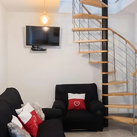 Maison Charmante à Avec Piscine Partagée