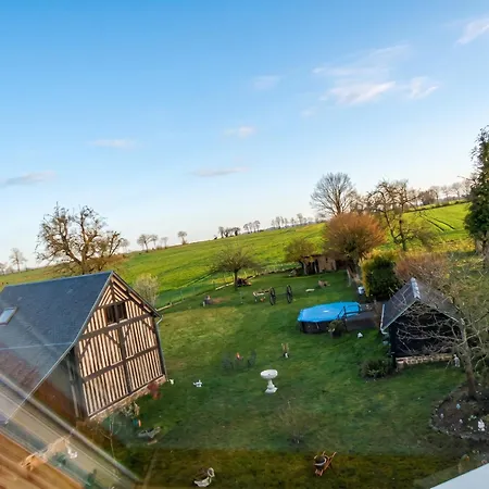 Maison Charmante A Avec Piscine Partagee