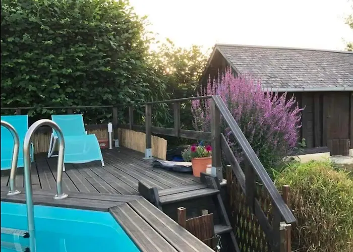 Semesterbostad Maison Charmante A Avec Piscine Partagee