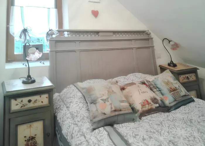 Semesterbostad Maison Charmante A Avec Piscine Partagee Notre-Dame-du-Touchet