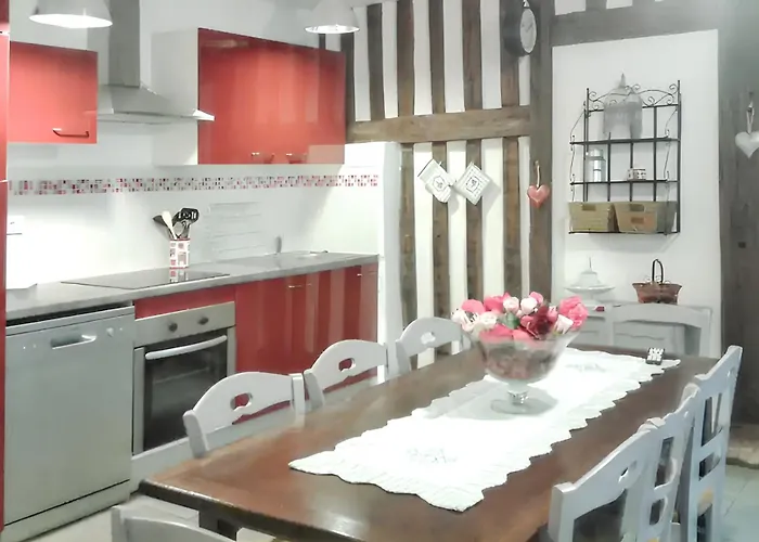 Maison Charmante A Avec Piscine Partagee Semesterbostad